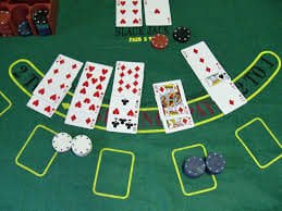 Tampilan The Dog House dengan simbol anjing dan fitur bonus di letsbet77